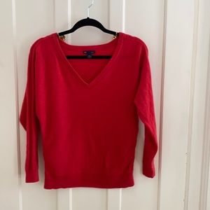 Cashmere red V-neck sweater Size small